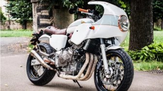 Klasik Asik, Begini Jadinya Jika Moge Naked Dirombak Menjadi Caferacer Kece