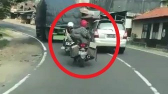 Pemudik Sepeda Motor Ngantuk, Warganet Sebut Ingin Latihan Cornering