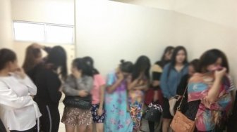 Gerebek Tempat Prostitusi Gang Royal, 34 Wanita Diamankan Dalam Satu Rumah