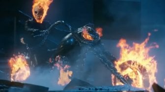 Bisa Keluarkan Api Seperti Ghost Rider, Pemotor Ini Malah Dicela Habis