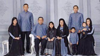 Potret Kenangan Busana Lebaran Ani Yudhoyono 5 Tahun Terakhir