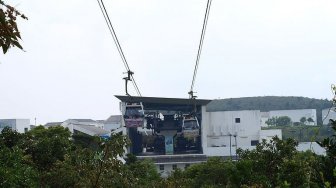 Kereta gantung menuju stasiun Ngong Ping (Wikimedia Commons Thomas Lu)