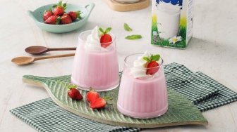 Sajian Segar Strawberry Pudding Pannacotta Sambut Lebaran, Cobain Yuk