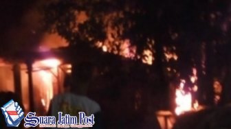 Usai Goreng Kopi, Dua Rumah dan Satu Gudang di Nganjuk Dilalap Api