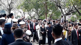 Keakraban BJ Habibie dan Megawati saat Hadiri Pemakaman Ani Yudhoyono