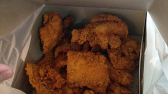 Dibilang Gemuk, Pria Ini Beli Semua Ayam Goreng untuk Balas Dendam