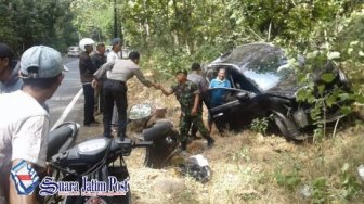 Mobil Warga Tangerang Berguling di Situbondo