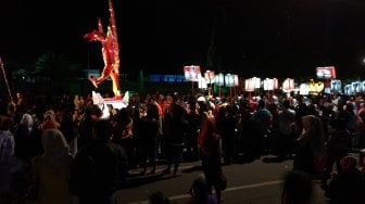 Semangat Hari Lahir Pancasila, Indahnya Kirab Lampion di Kota Blitar