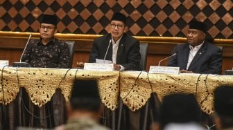 Sidang Isbat penentuan 1 Syawal 1440 H atau Idul Fitri 2019 di kantor Kementerian Agama, Jakarta, Senin (3/6). [ANTARA FOTO/Muhammad Adimaja]