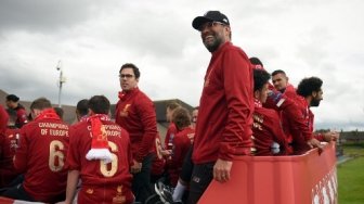 Lihat Sambutan Fans Liverpool Saat Parade, Klopp Sempat Meneteskan Air Mata