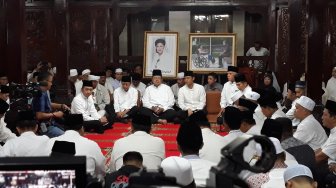 Didampingi AHY dan Ibas, SBY Tahlilan Hari Ketiga Ani Yudhoyono di Cikeas