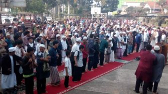 Majelis Taqorub Ilalloh Garut Idul Fitri Hari Ini, Lihat Rukyat Negara Lain