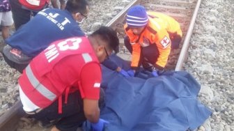 Sibuk Foto dan Bikin Video di Atas Rel, Siswa SMP Tewas Tersambar Kereta