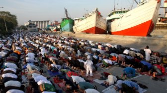 Begini Suasana Salat Ied di Pelabuhan Sunda Kelapa