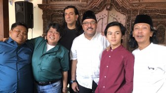 Hari Kedua Lebaran, Keluarga Si Doel Kumpul di Rumah Rano Karno