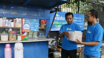 Kudo Bantu Pulihkan Warung Terdampak Kerusuhan 22 Mei