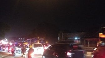 Imbas One Way Arus Balik, Pengendara Mobil 2 Jam Terjebak Macet di Karawang