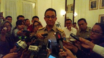 Anies Baswedan Teken Aturan Penghasilan Tambahan Bagi PNS di Jakarta