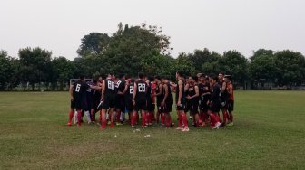 Ulang Tahun, Bepe 'Dikerjain' Skuat Persija Saat Latihan