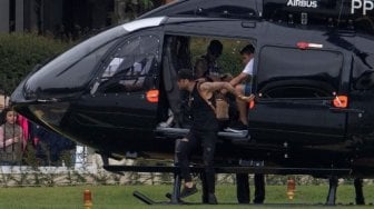 Bikin Tren Baru, Neymar Datang ke Tempat Latihan Naik Helikopter