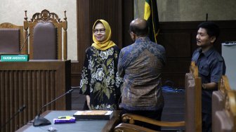 Eks Direktur Utama Pertamina Karen Agustiawan saat menjalani sidang lanjutan di Pengadilan Tipikor, Jakarta, Senin (10/6).[Suara.com/Arief Hermawan P]