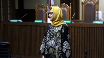 Eks Direktur Utama Pertamina Karen Agustiawan saat menjalani sidang lanjutan di Pengadilan Tipikor, Jakarta, Senin (10/6).[Suara.com/Arief Hermawan P]