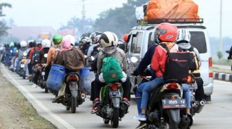 Bikin Ngakak, Mudik Lebaran Tak Naik Kendaraan Malah Jalan Kaki