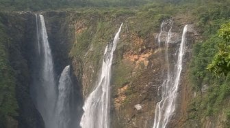 Jog Falls di musim kering (Wikimedia Love Nigam)