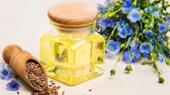 Ampuh Mengatasi Penuaan Kulit, Ini Manfaat Flaxseed Oil