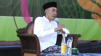 Gus Ubed: Islam Bukan Agama Paranoid yang Takut Segitiga