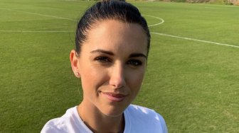 Alex Morgan, Pemain Bola Wanita Amerika Ini Cantiknya Keterlaluan