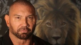 Dave Bautista Antusias Main Bareng Iko Uwais di Film Stuber