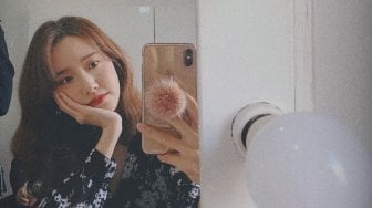 Dijuluki Mawar Merah Hidup, Begini Seksinya Gaya Yoona SNSD