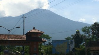 Pengelolaan Pendakian Gunung Slamet Jalur Bambangan Diserahkan ke Perhutani