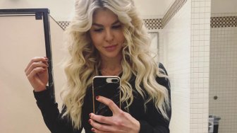 Brooke Ence, Pelatih Kebugaran Ini Punya Perut Terseksi di Instagram