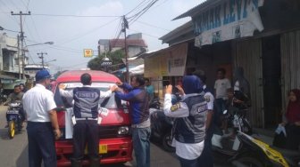 Dishub Razia Angkot di Sukabumi yang Pasang Stiker Berbau Pornografi