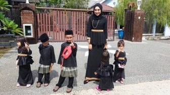 Wanita Ini Lahirkan 5 Bayi dalam 5 Tahun, Benarkah Banyak Anak Bikin Panjang Umur?