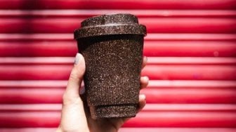 Wow, Perusahaan Ini Ciptakan Gelas Daur Ulang dari Limbah Kopi Bubuk