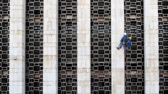 Melihat Suasana Masjid Istiqlal yang Sedang Direnovasi