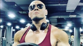 Deddy Corbuzier : Baju-Baju Olahraga Kini Ngetren untuk Dipakai Harian