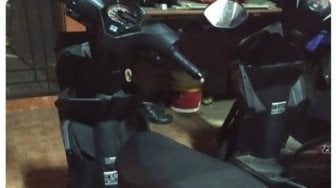 Kocak Tapi Bikin Iba, Pria Ini Salah Bawa Motor Usai Saling Bantu, Kok Bisa?