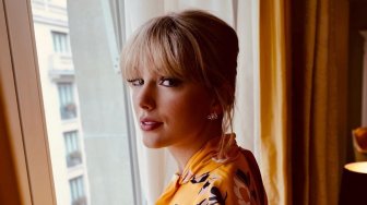 Memesona di Red Carpet MTV VMAs 2019, Ini Makna Politis Busana Taylor Swift