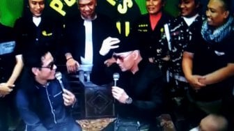 Resmi jadi Mualaf, Gagahnya Deddy Corbuzier Pakai Peci