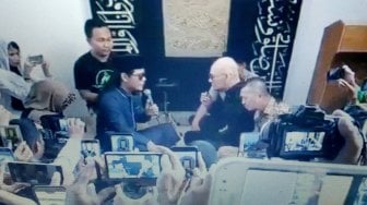 Kocak, Akun Katolik dan Nahdlatul Ulama Serah Terima Deddy Corbuzier