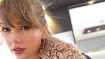 Deretan Foto Kemeriahan Ultah Taylor Swift, Natal Datang Lebih Cepat!