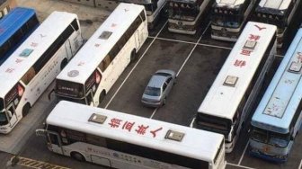 Cegah Mobil Asal Parkir, Kompilasi Hukuman Masyarakat Ini Patut Ditiru