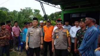 Sambangi Rumah Duka, Kapolda Jambi Minta Masyarakat Tahan Emosi