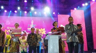 Rayakan HUT DKI Jakarta, Anies Buka Pesta Kembang Api di Jakarta Fair