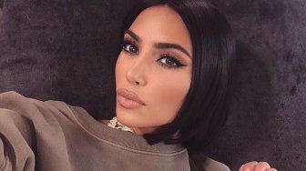 Beda dari Biasanya, Ini Gaya Kim Kardashian Jadi Model Vogue Japan