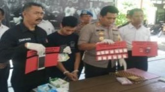 Pria Tulungagung Ketangkap Tangan Edarkan Pil Dobel L